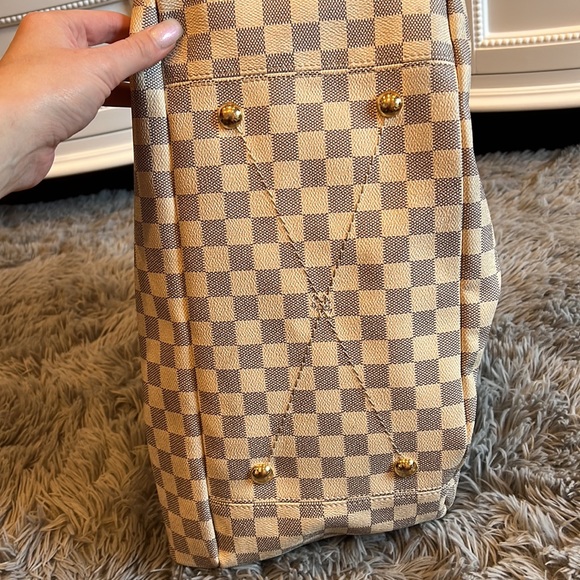 Louis Vuitton Artsy Damier *AUTHENTIC* - Picture 10 of 16